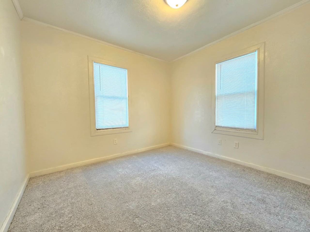 1213 Fremont St - Photo 6 of 12