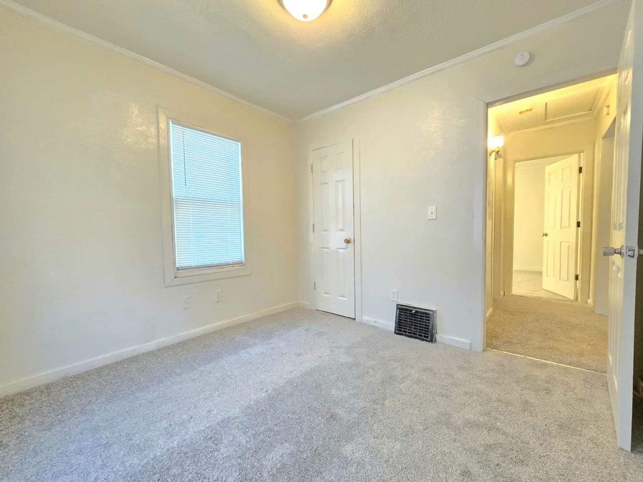 1213 Fremont St - Photo 7 of 12