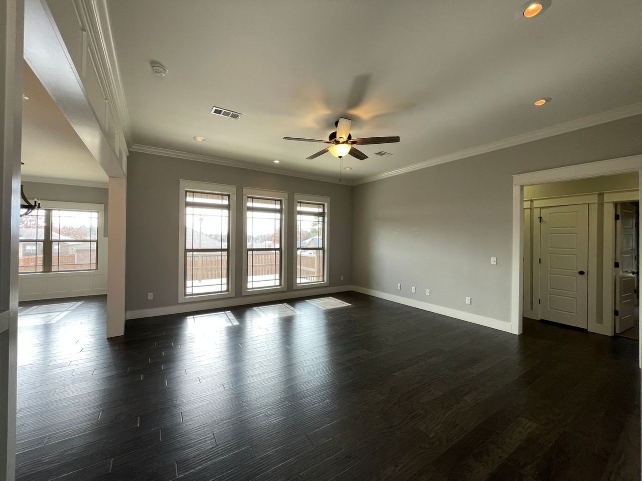 202 Crestwood Lane - Photo 5 of 28