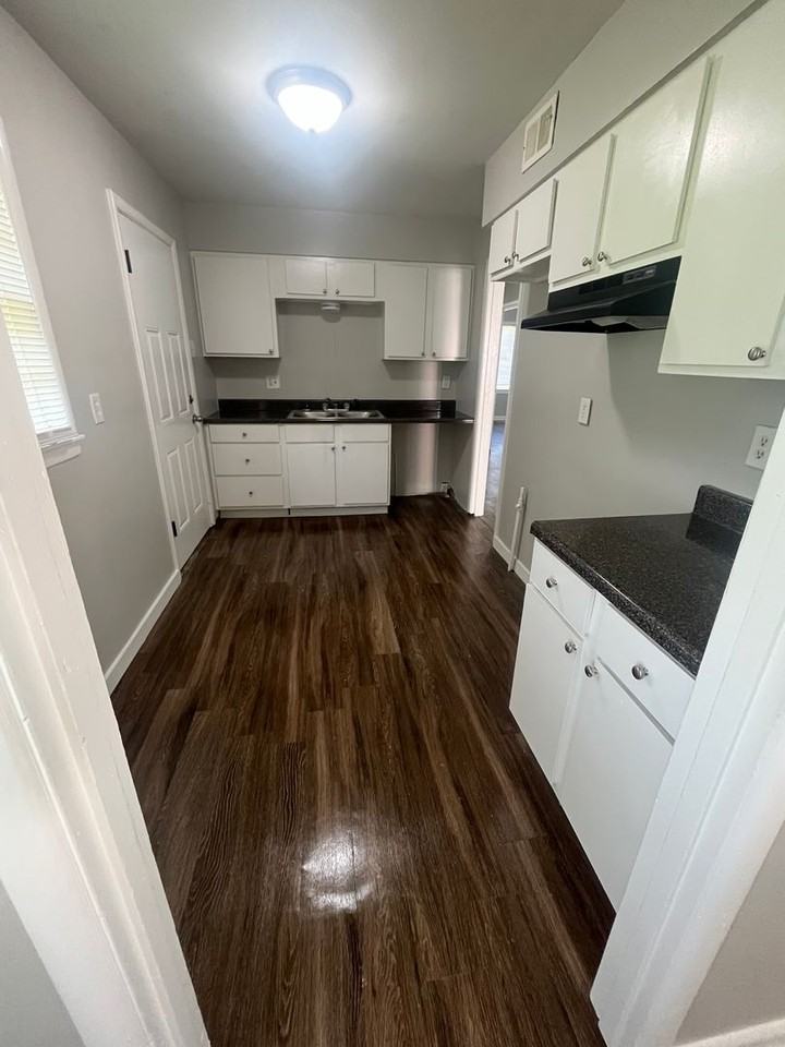 1 East Dunbar Road - Photo 5 of 18