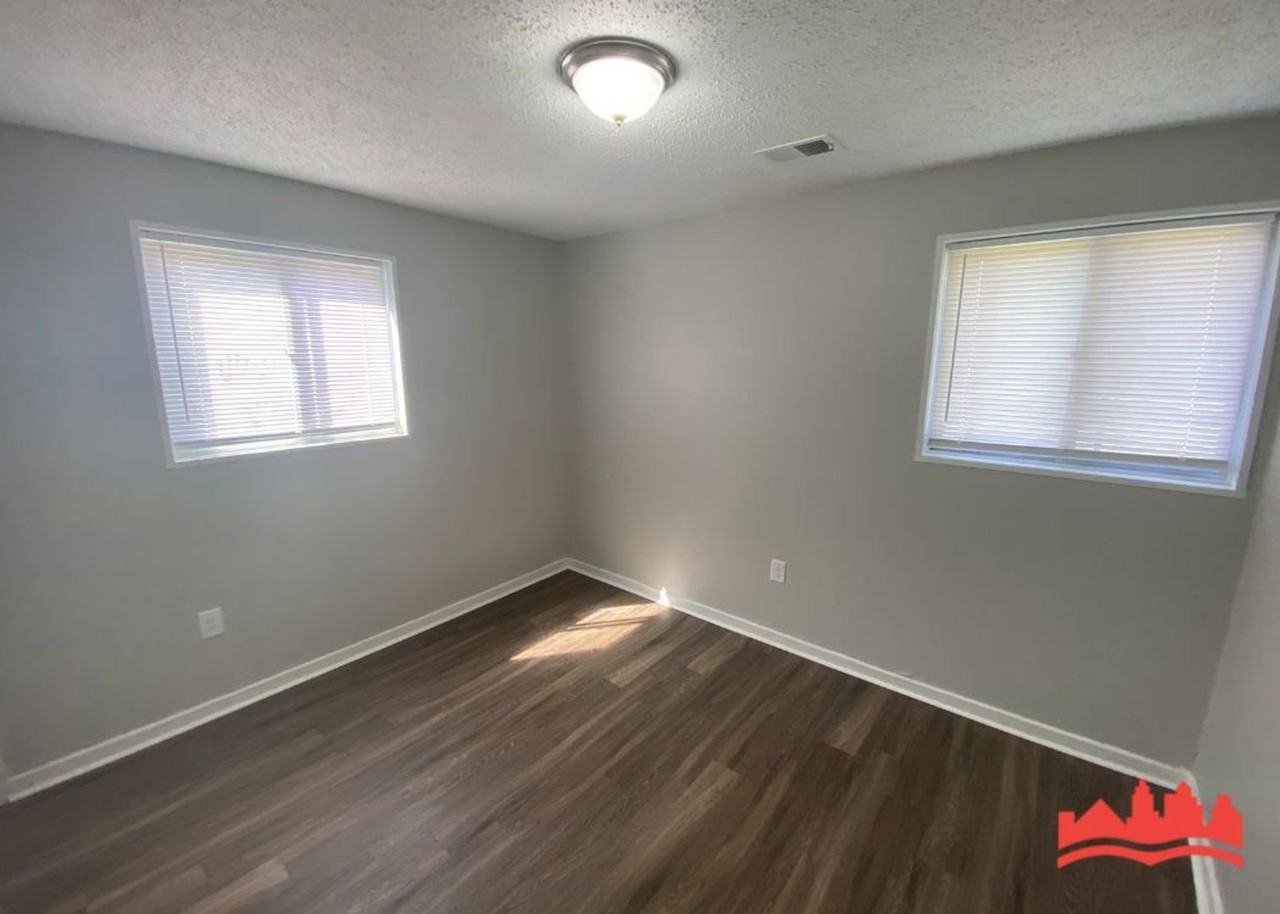 220 Elder Road - Photo 7 of 11