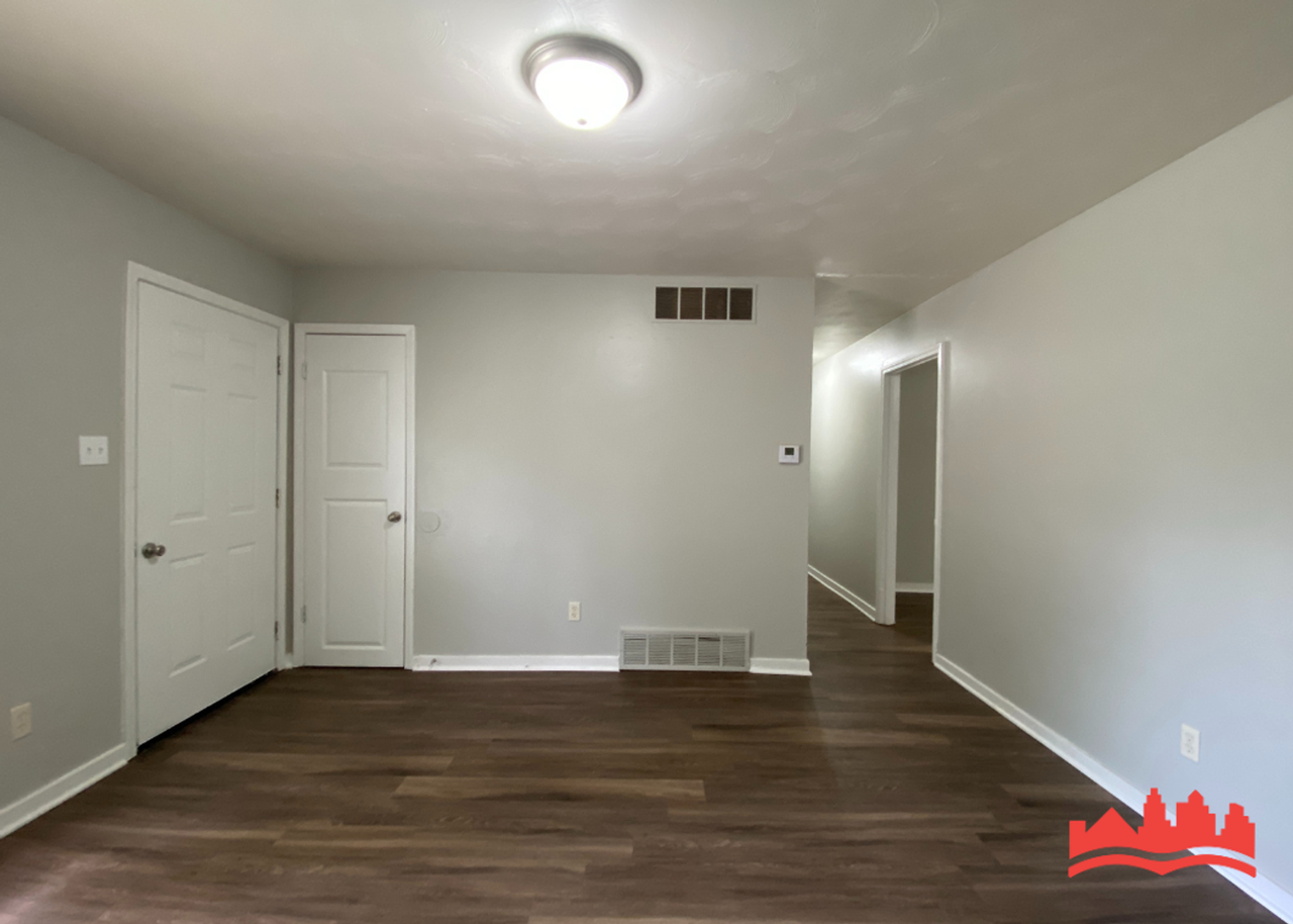 3740 Marvin St - Photo 3 of 13