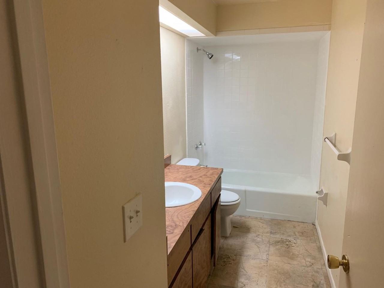 2556 Chestnut Woods Drive - Photo 3 of 9