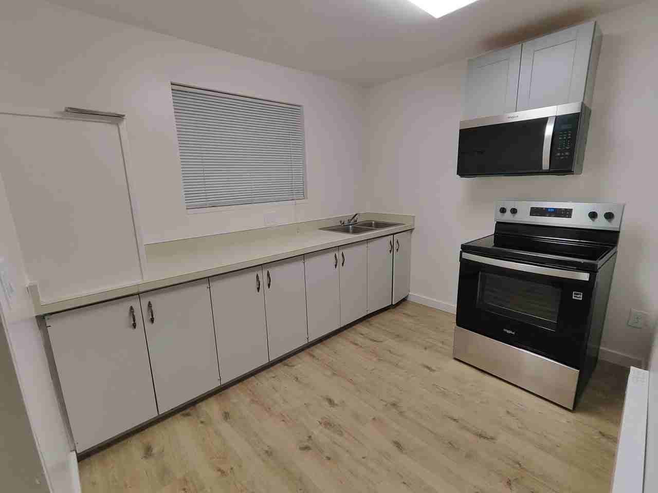 320 S 700 E - Photo 2 of 16