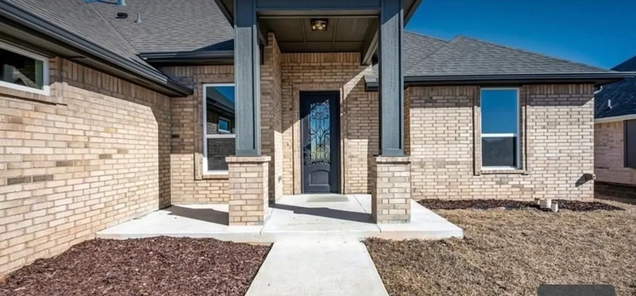 3113 Pescara Drive - Photo 2 of 9