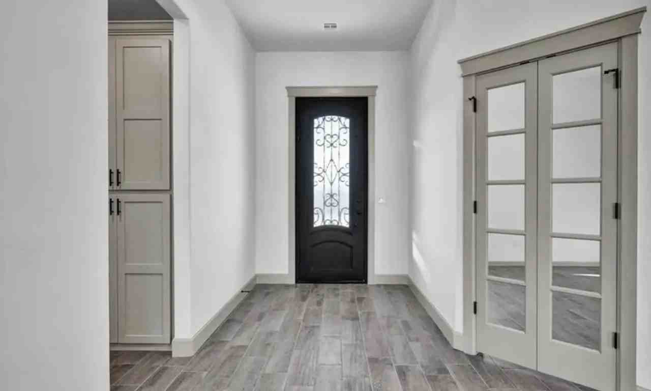 3113 Pescara Drive - Photo 3 of 9