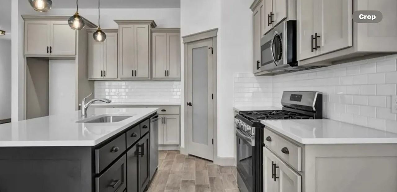 3113 Pescara Drive - Photo 4 of 9