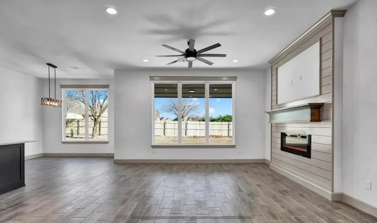 3113 Pescara Drive - Photo 5 of 9