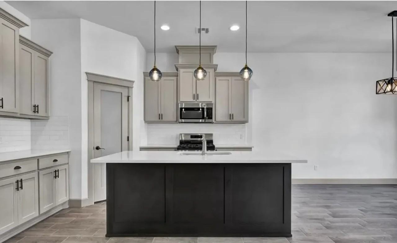 3113 Pescara Drive - Photo 6 of 9