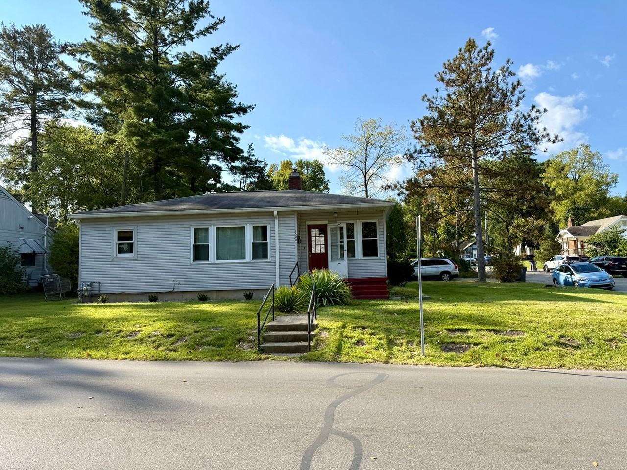 1600 East 2nd Street - Photo 2 of 5