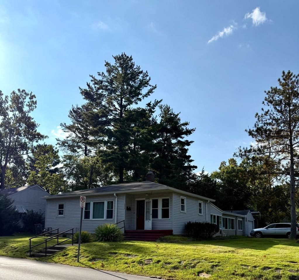 1600 East 2nd Street - Photo 3 of 5