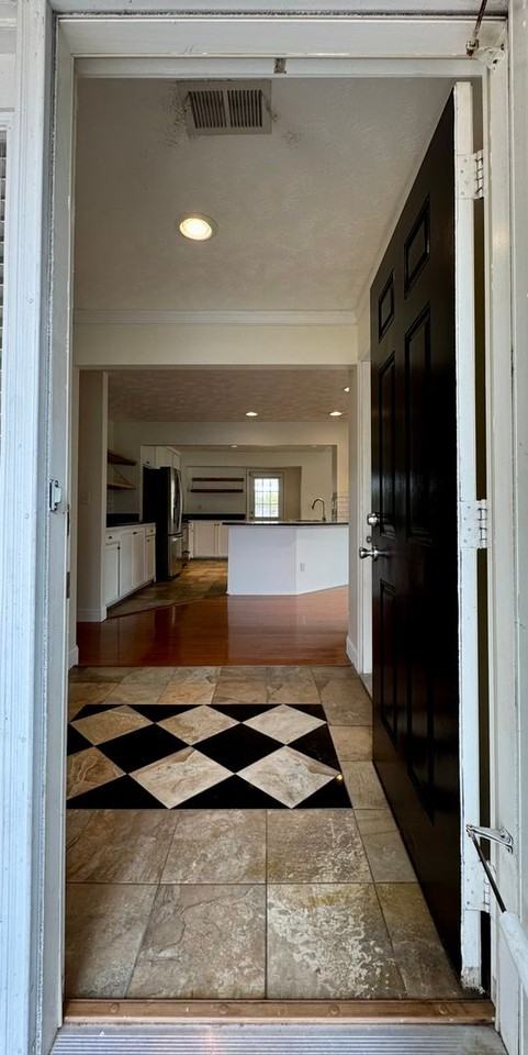 1264 Bromley Dr - Photo 2 of 24