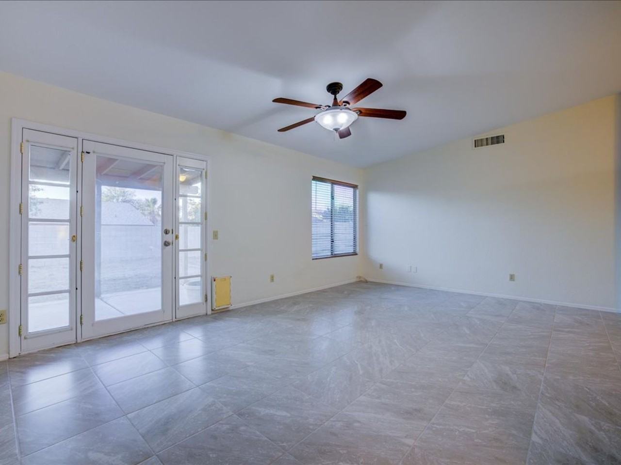 7850 South Solomon Avenue - Photo 4 of 23