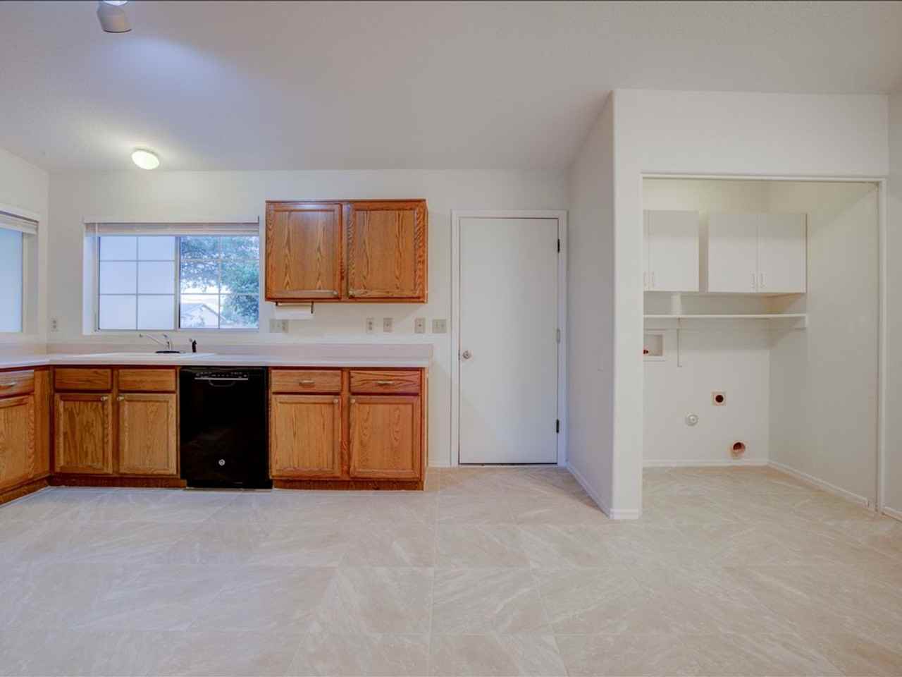 7850 South Solomon Avenue - Photo 7 of 23