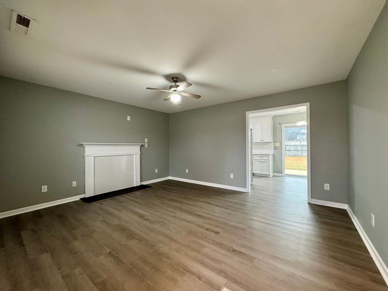 311 Ranier Dr - Photo 3 of 23