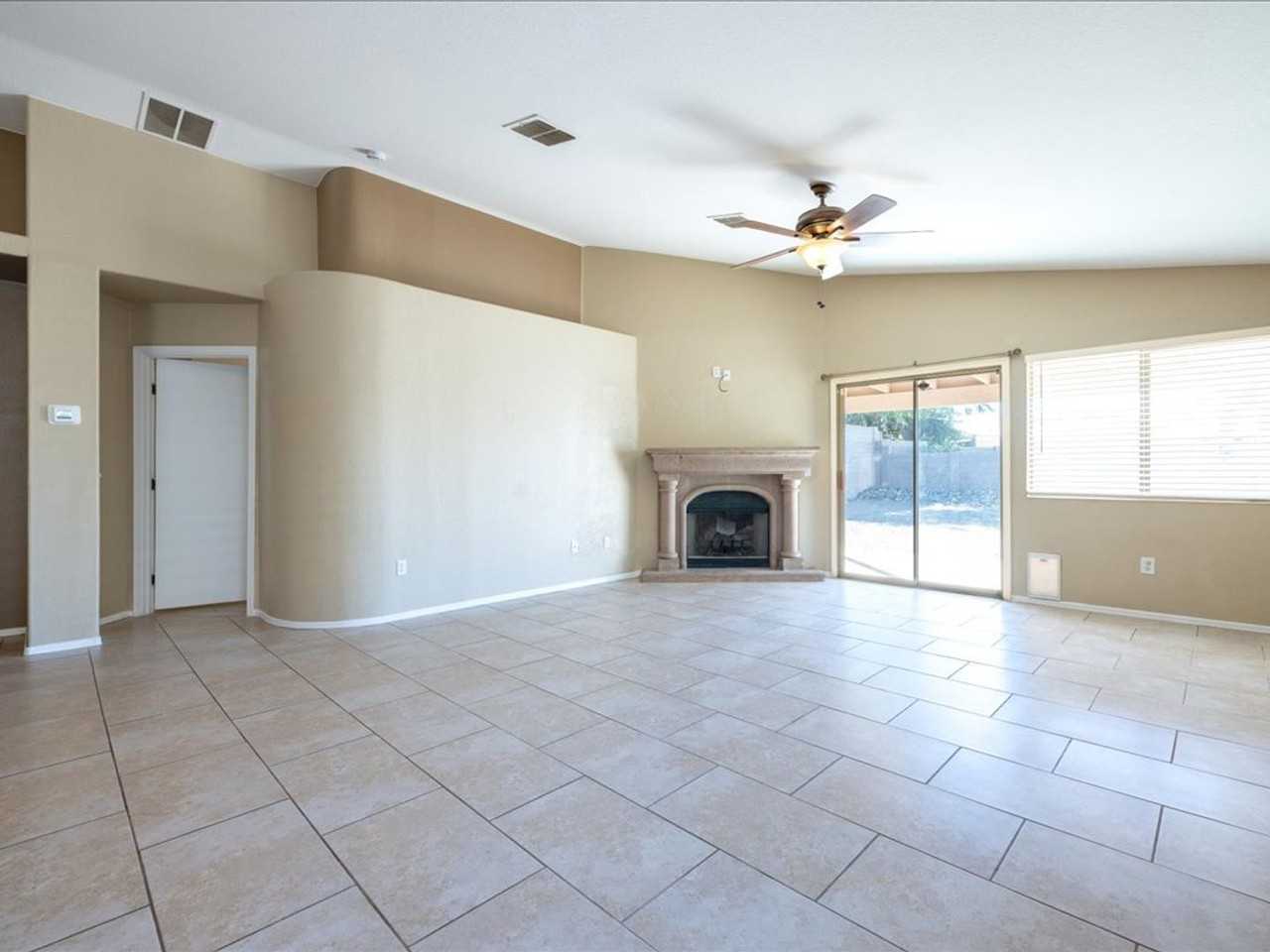 676 South Painted River Way - Photo 4 of 23