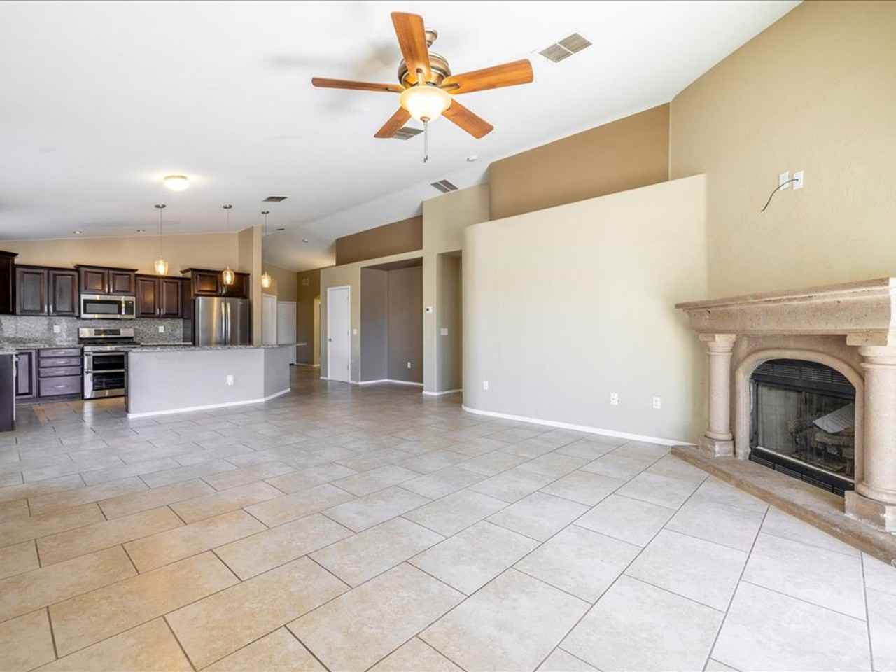 676 South Painted River Way - Photo 5 of 23