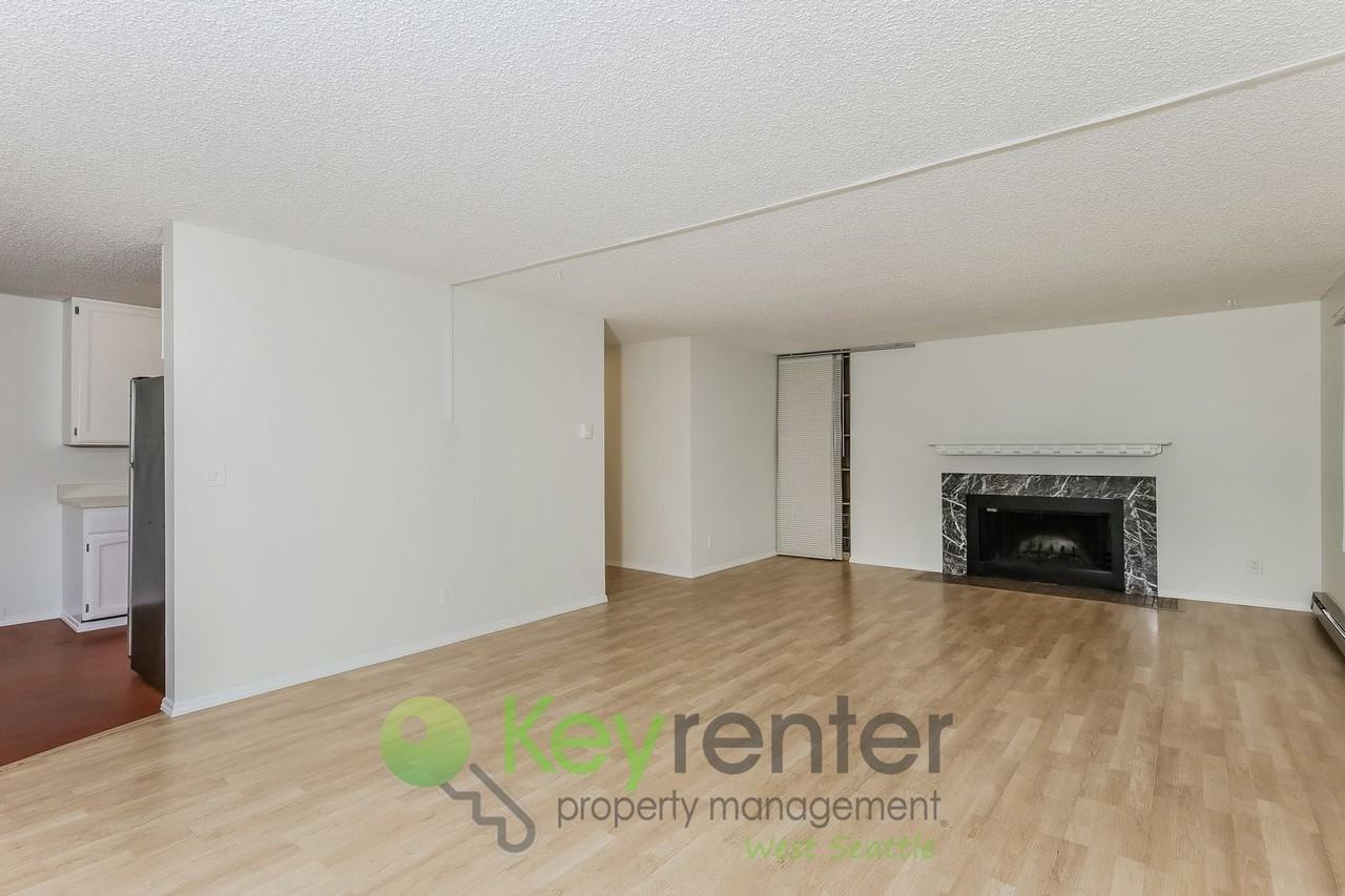 2210 Ne 92nd St #302 - Photo 3 of 17