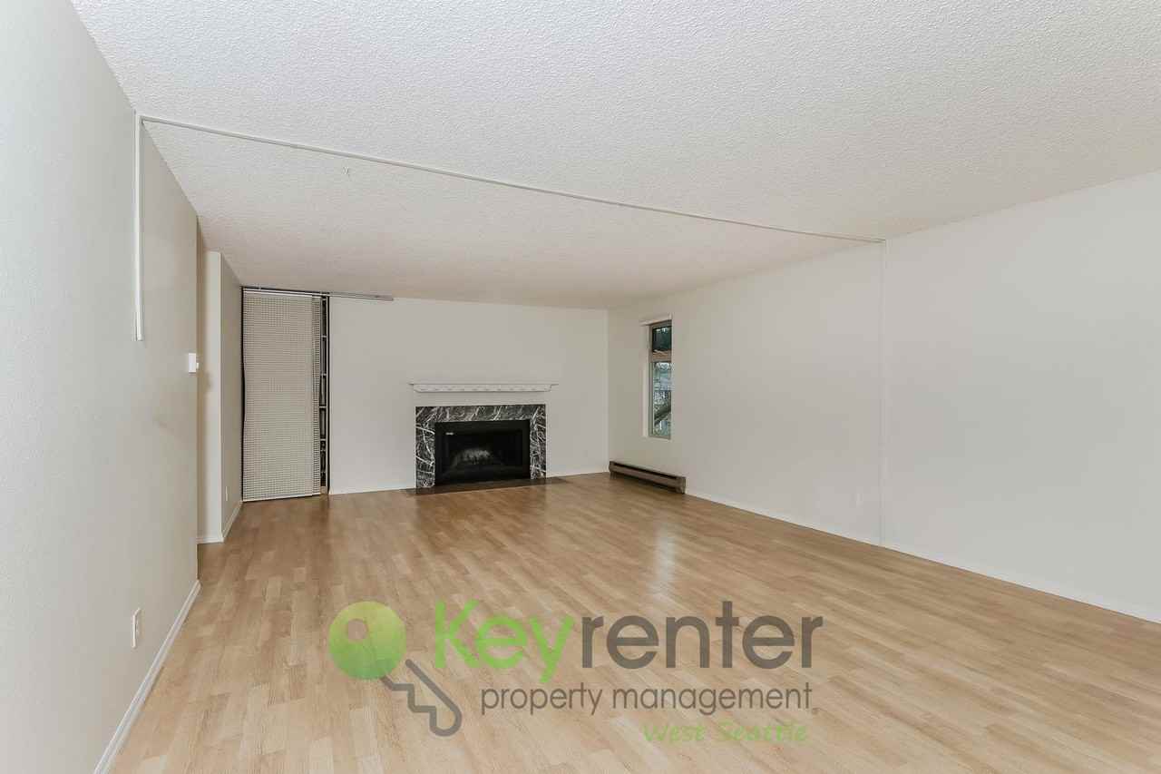 2210 Ne 92nd St #302 - Photo 4 of 17