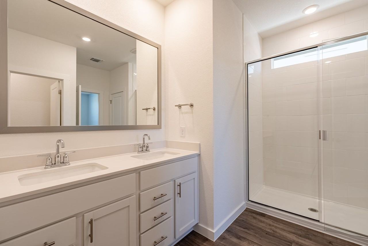 1905 Crooked Creek Street - Photo 5 of 22