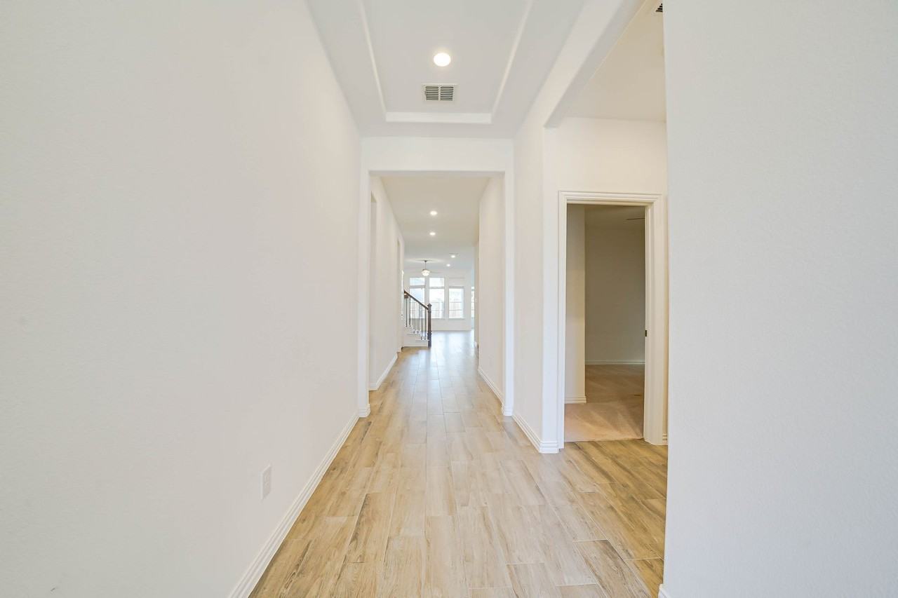 3420 Prairie Pl - Photo 3 of 36