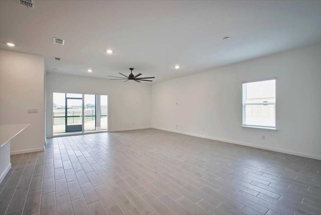 2692 Field Daisy Ln - Photo 4 of 37