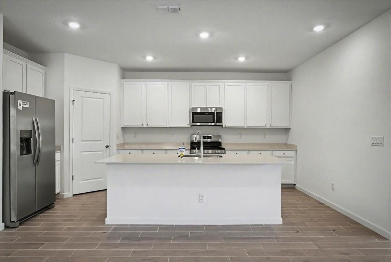 2692 Field Daisy Ln - Photo 7 of 37