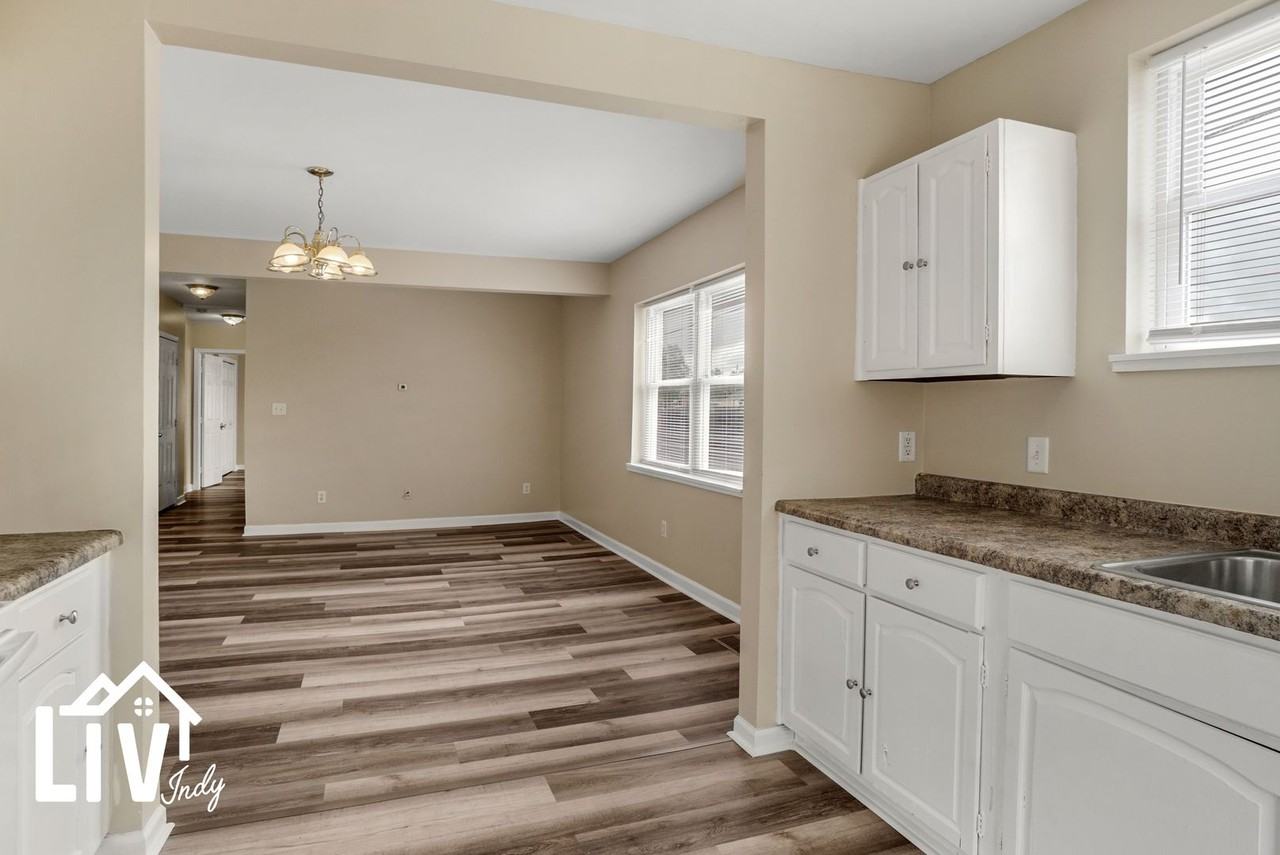 1317 Main Street - Photo 7 of 21