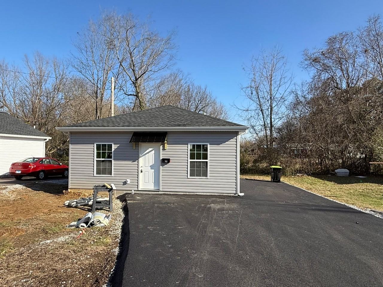 717 Pine St - Photo 2 of 19