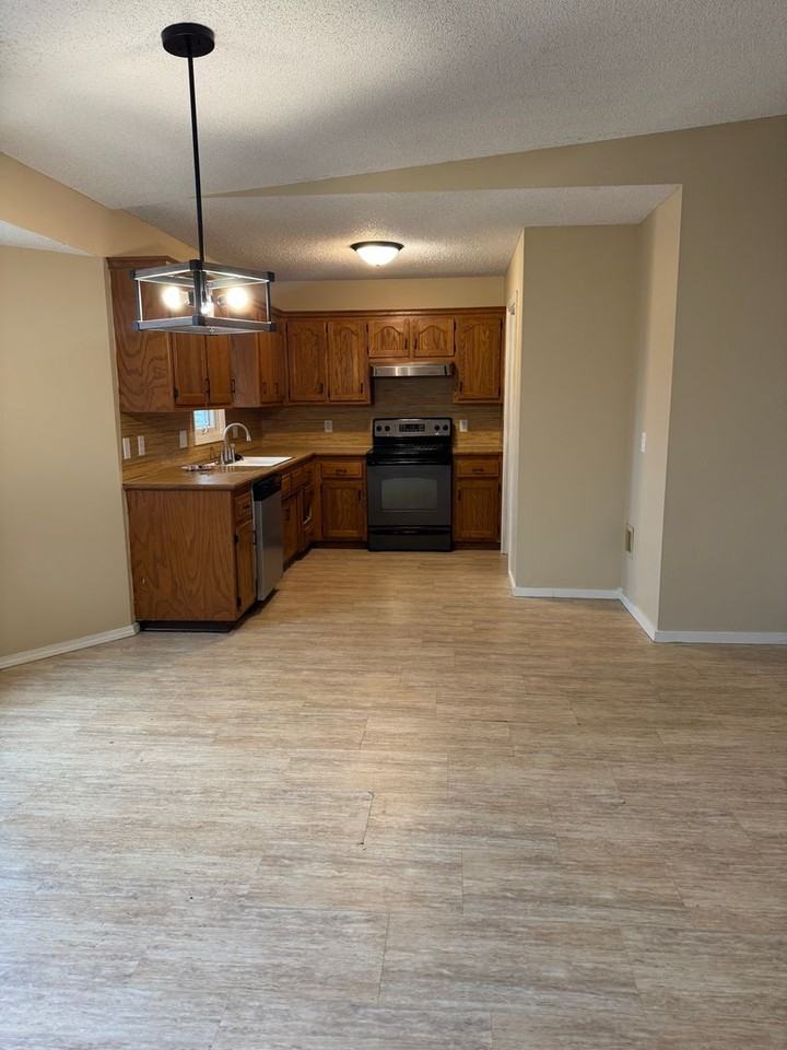 5424 South Stonegate Avenue