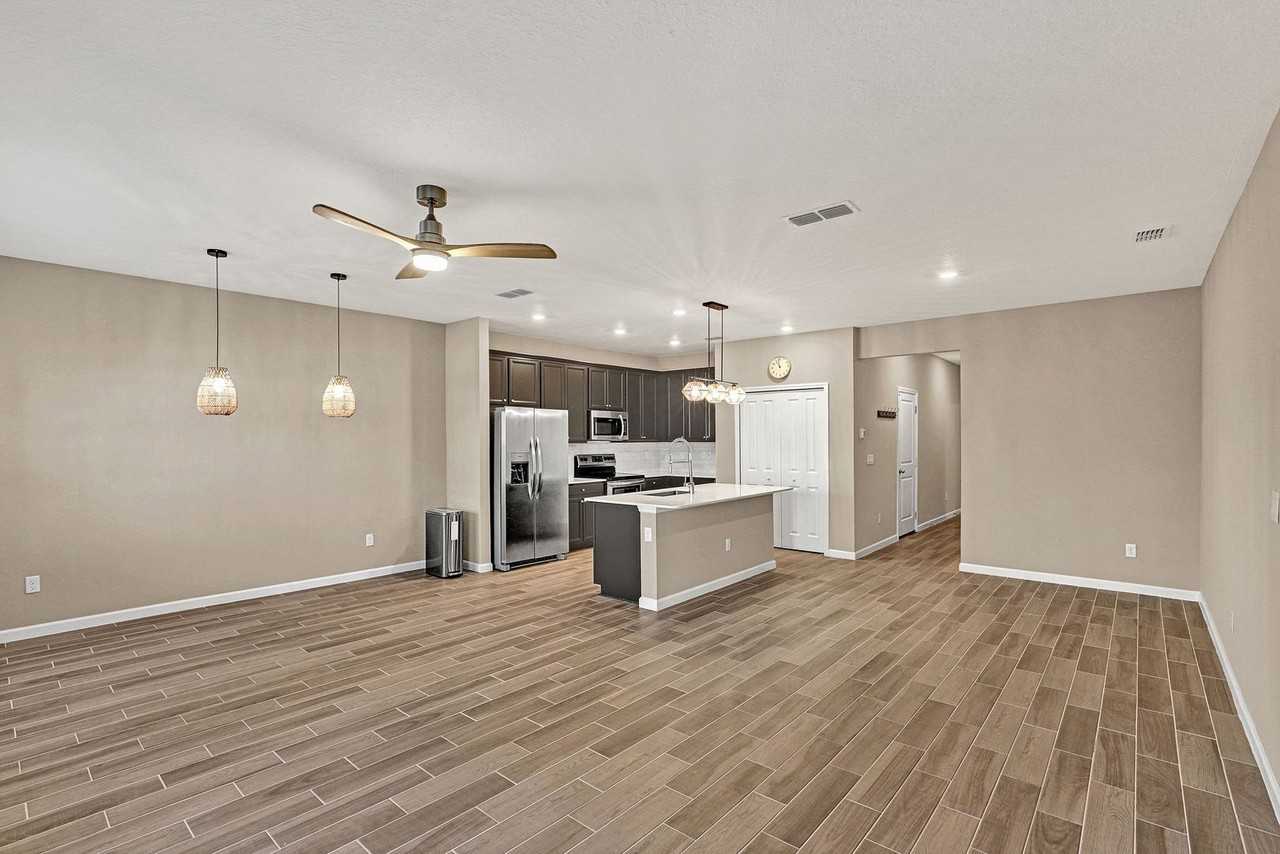 483 Boracay Cir - Photo 4 of 19