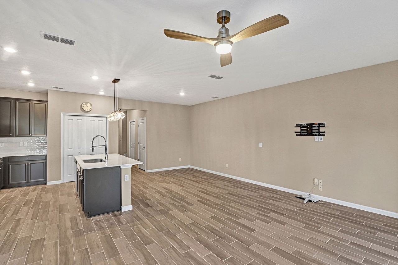 483 Boracay Cir - Photo 5 of 19