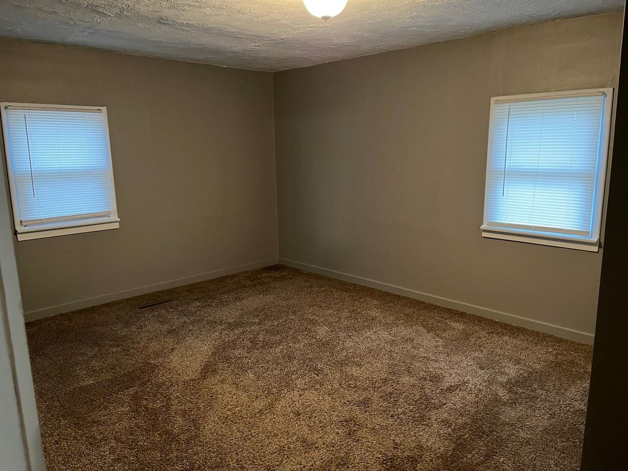 1216 North Steuben Avenue - Photo 3 of 12