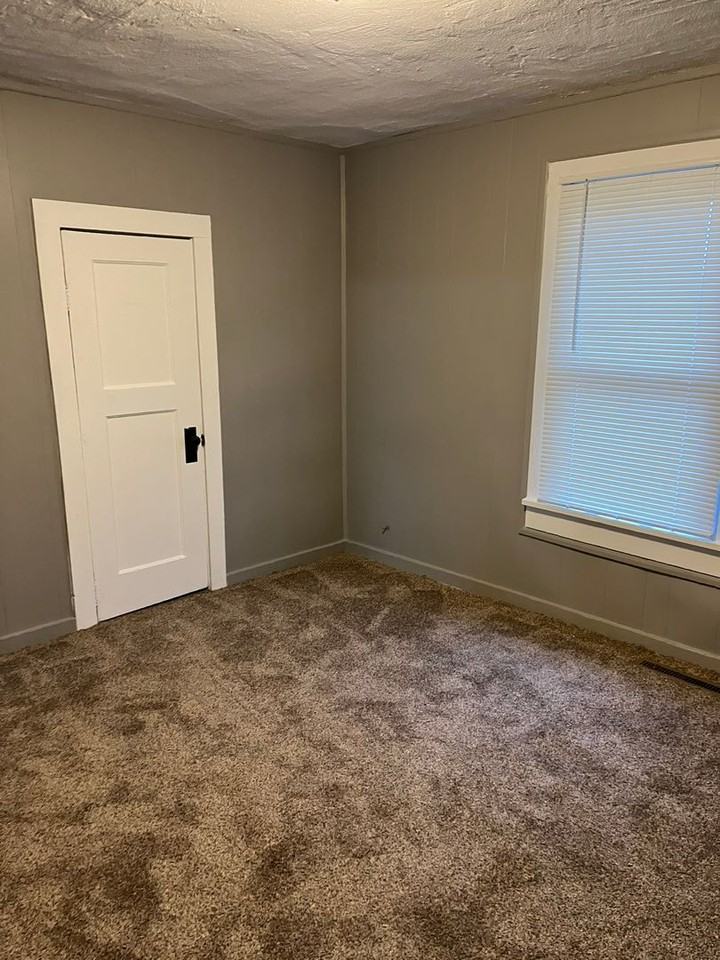 1216 North Steuben Avenue - Photo 6 of 12