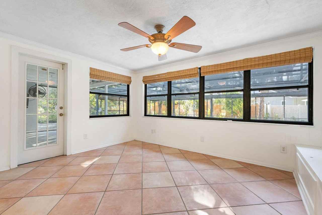 4030 South Mark Drive - Photo 6 of 33