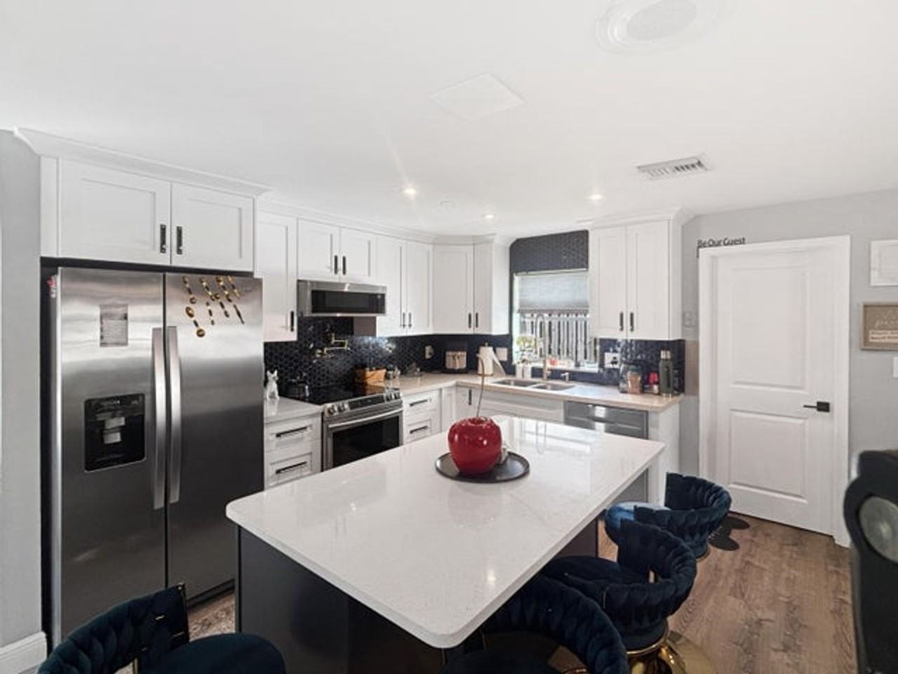 100 Southwest 17th Street - Photo 2 of 17