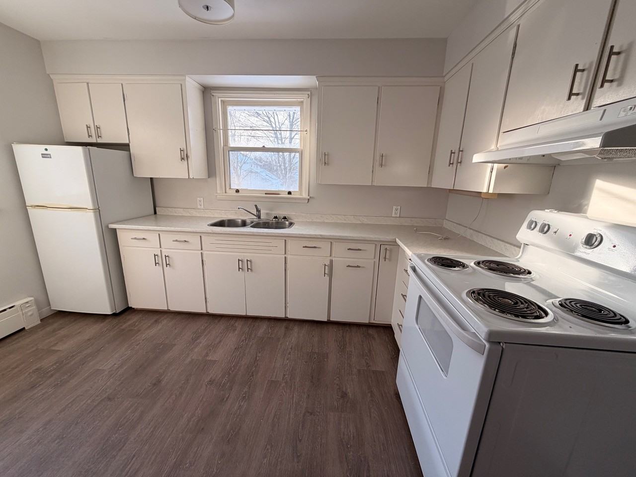 331 Hawthorne Avenue #1 - Photo 3 of 21