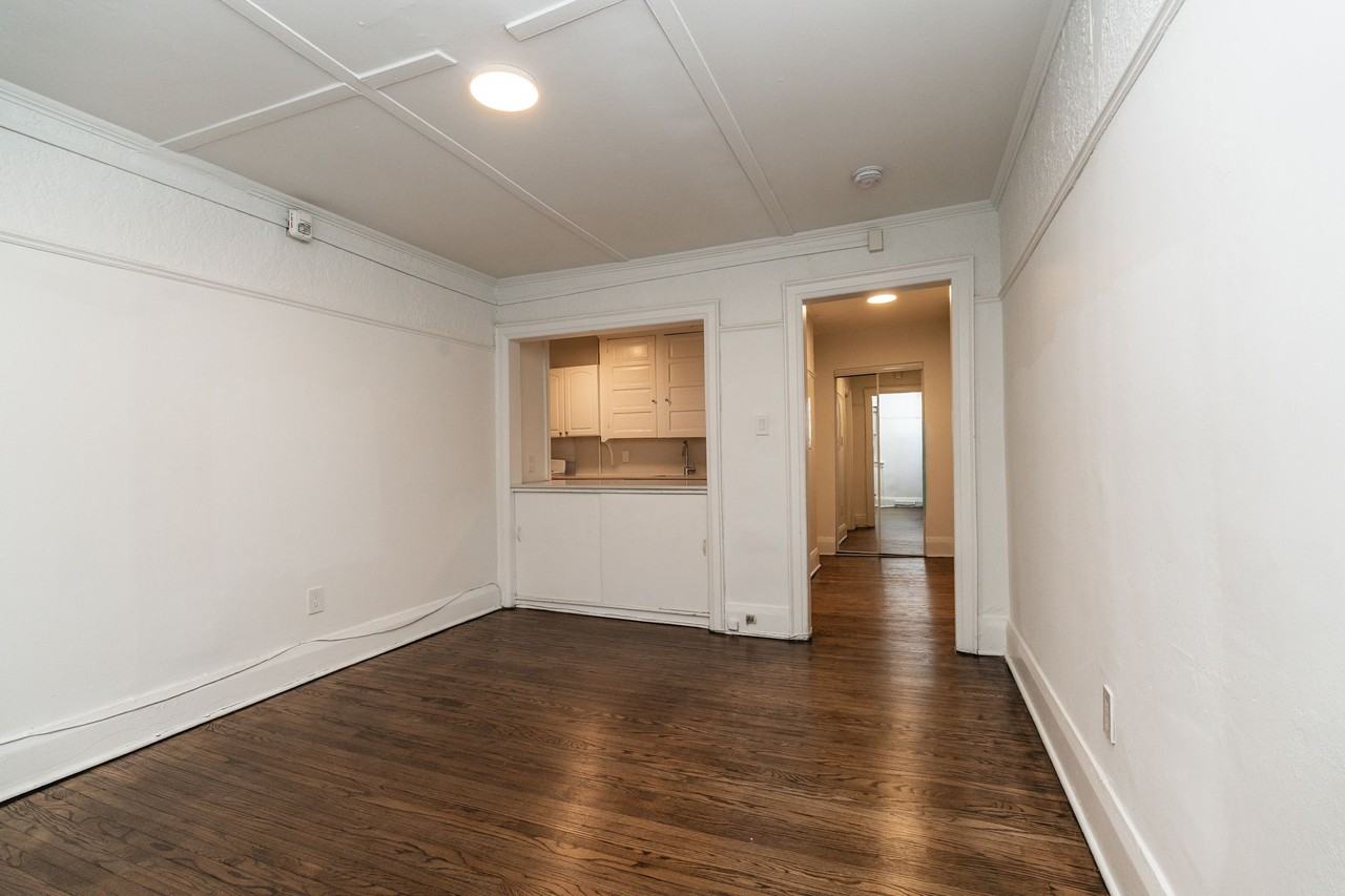 100 Vaughan Road - Photo 3 of 50