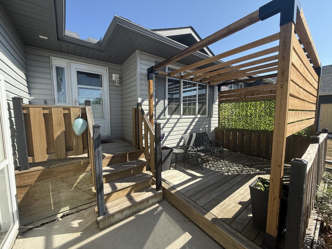 4610 62 Ave - Photo 2 of 24