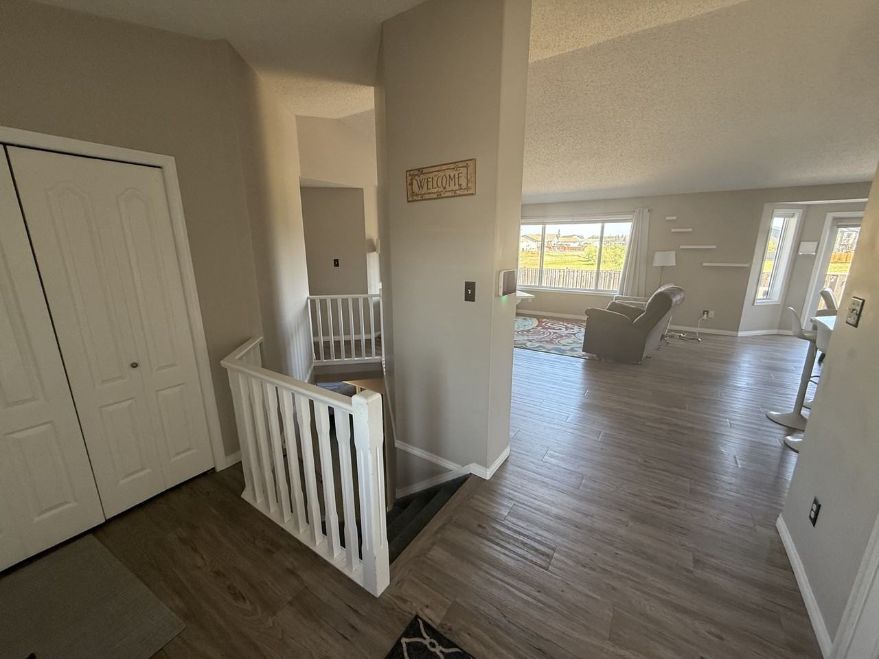 4610 62 Ave - Photo 3 of 24