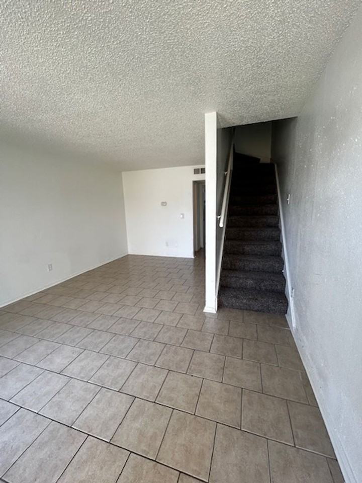 521 N. Council Rd. - Photo 2 of 48