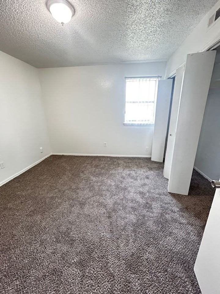 521 N. Council Rd. - Photo 5 of 48