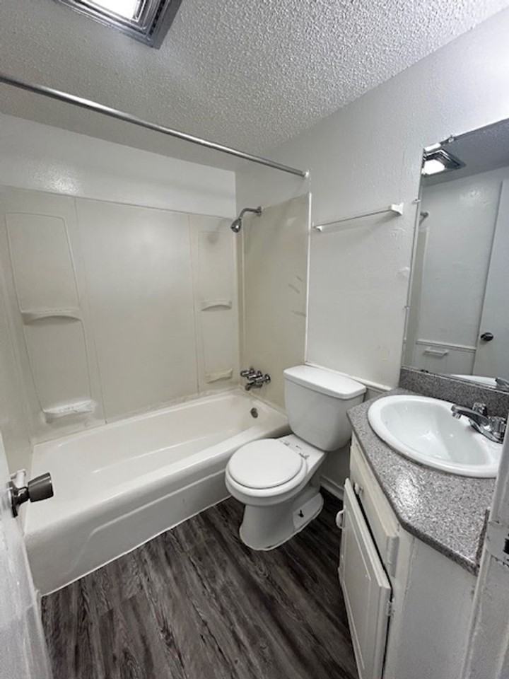 521 N. Council Rd. - Photo 6 of 48