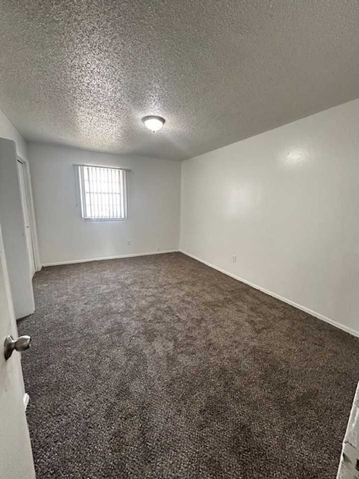 521 N. Council Rd. - Photo 7 of 48