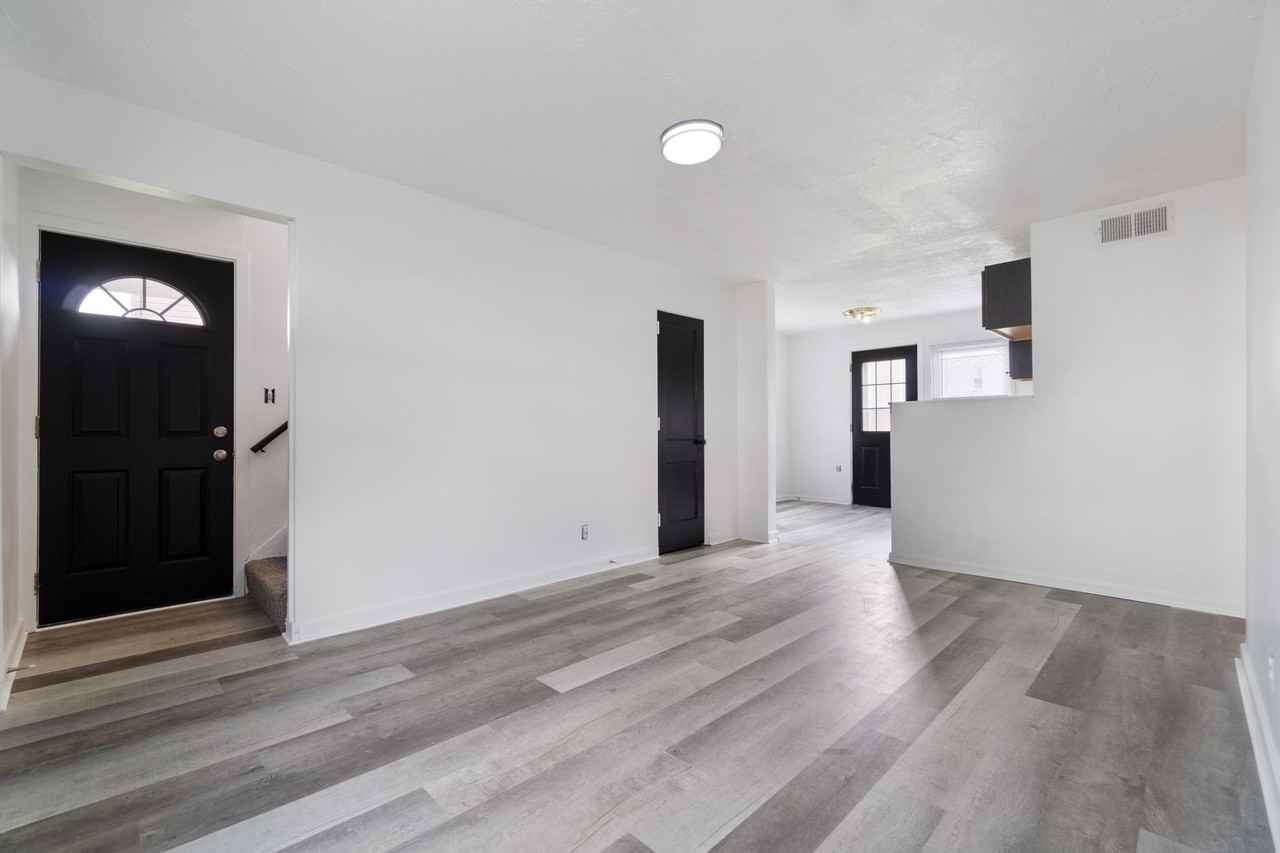 1 Midland Heights Circle - Photo 2 of 23