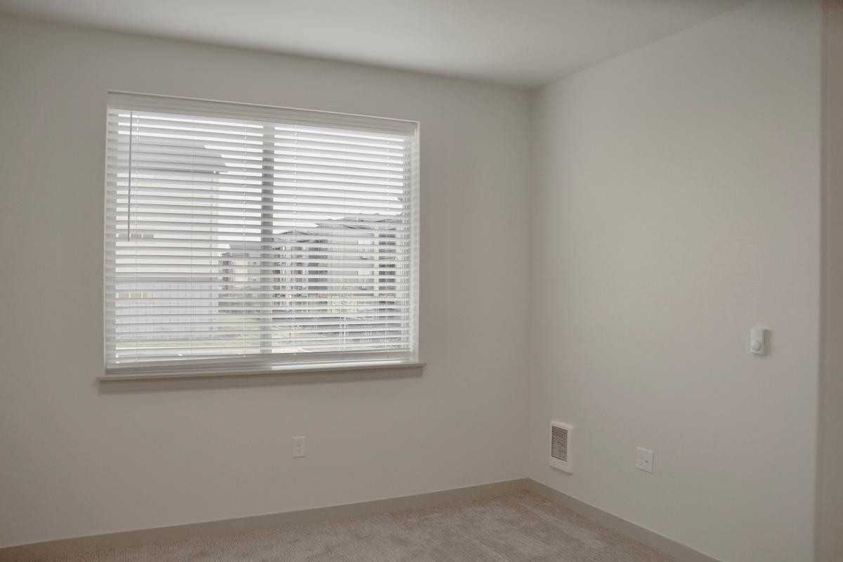 29774 Parkway Road - Photo 5 of 11