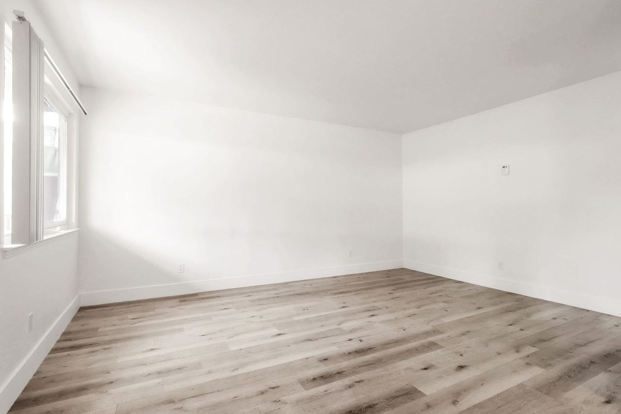 Las Palmas Apartments - Photo 2 of 12