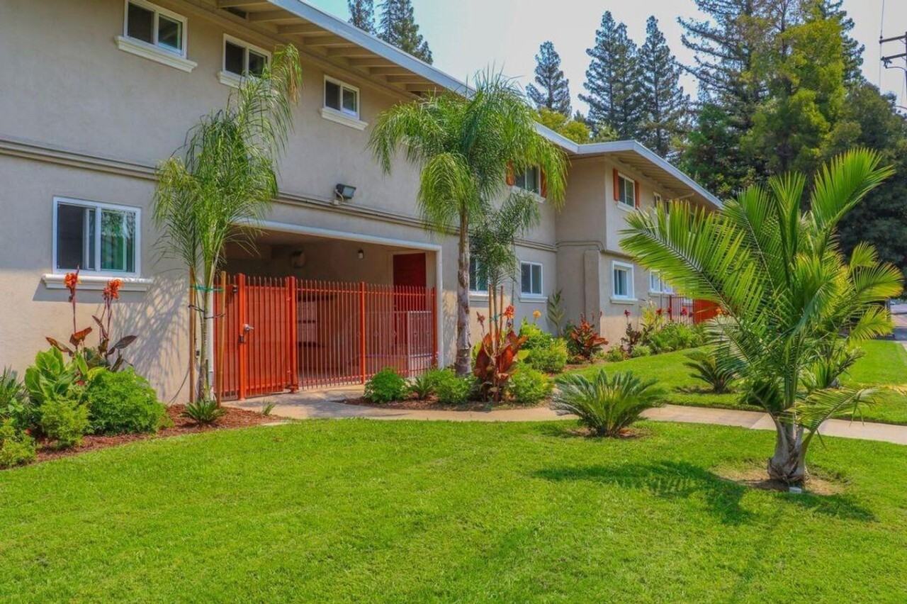 Las Palmas Apartments - Photo 6 of 12