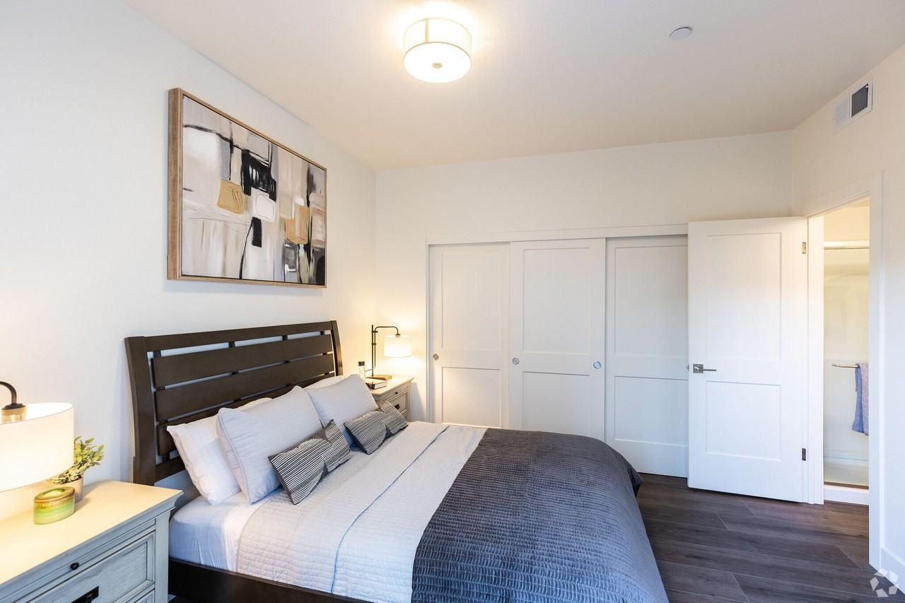 Colgan Creek Townhomes - Photo 4 of 50