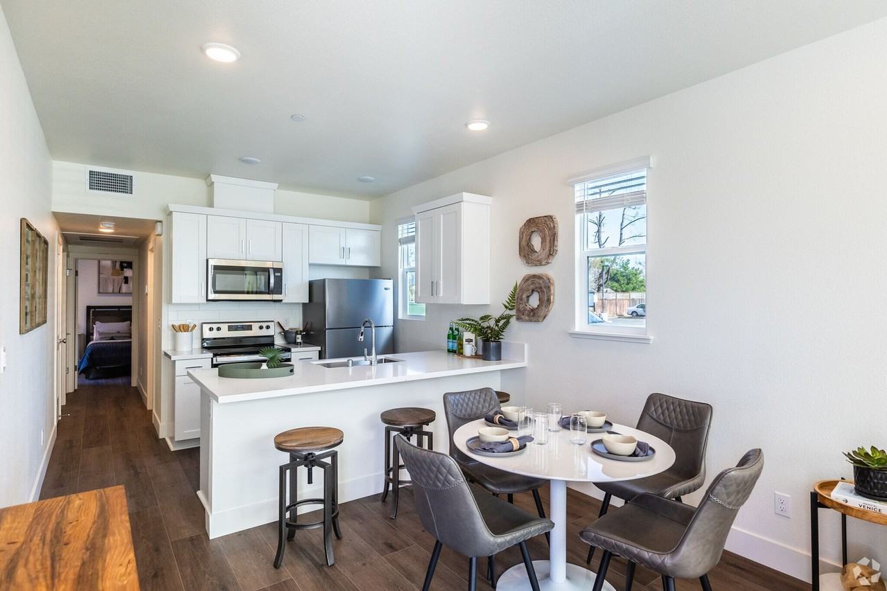 Colgan Creek Townhomes - Photo 6 of 50